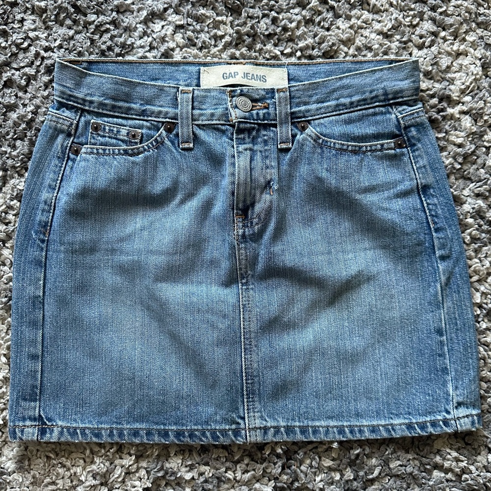 🛑SOLD🛑Vintage Gap denim mini skirt